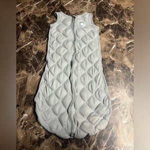 Dreamland baby sleep suit size large